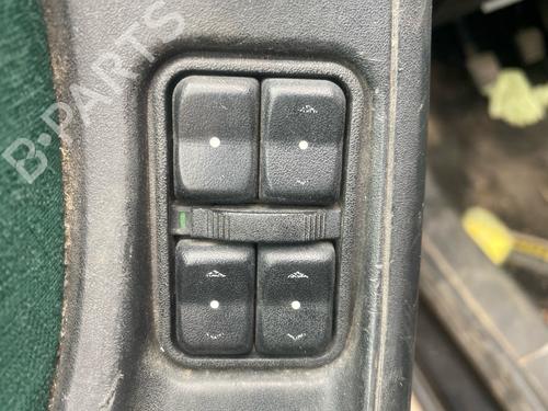 Used Left front window switch Left front window switch OPEL ZAFIRA A MPV (T98) 2.0 DI 16V (F75) (82 hp) 40436840 40436840