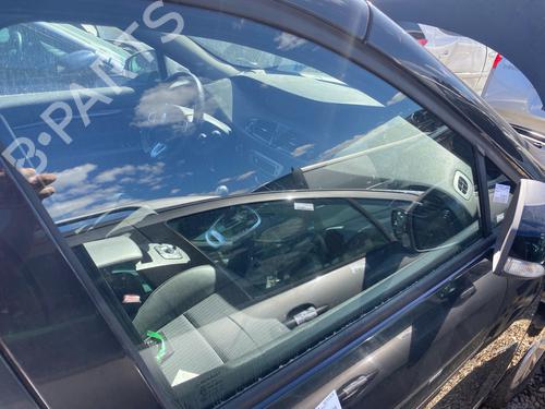 Used Front right door window Front right door window 39005784 39005784
