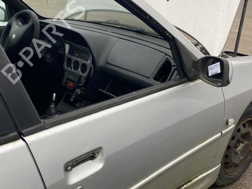 Used Right front door PEUGEOT 306 Break (7E, N3, N5) 1.9 D (69 hp) 29166283