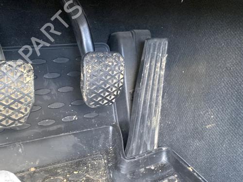 pedal-bmw-1-e87-2003-2004-2005-2006-2007-2008-2009-2010-2011-2012-2013-28681539 main image