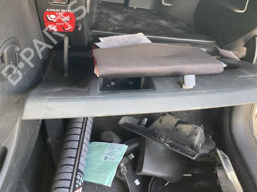 glove-box-citroen-c4-coupe-la_-2004-2005-2006-2007-2008-2009-2010-2011-2012-2013-27699750 main image