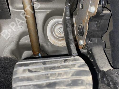 Used Break pedal Break pedal RENAULT SCÉNIC III (JZ0/1_) 1.5 dCi (JZ02, JZ0R) (95 hp) 32983769 32983769