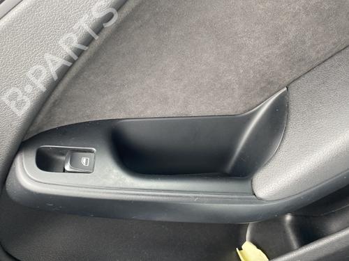 Used Right front window switch Right front window switch AUDI A4 B8 (8K2) 2.0 TDI (143 hp) 26297865 26297865