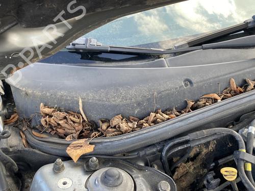 Used Scuttle panel Scuttle panel ALFA ROMEO 147 (937_) 1.9 JTDM 8V (937.AXD1A, 937.AXU1A, 937.BXU1A) (120 hp) 28570520 28570520