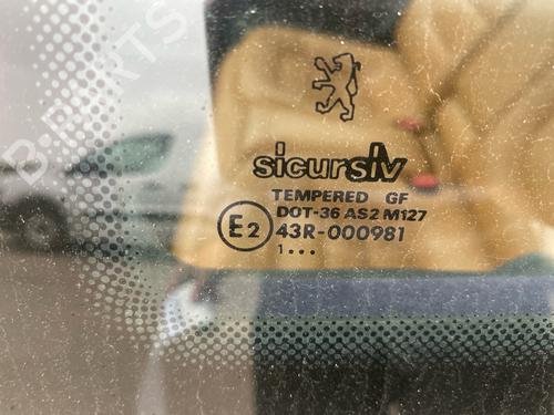 rear-left-quarter-glass-peugeot-406-coupe-8c-1997-1998-1999-2000-2001-2002-2003-2004-2005-39899627 main image