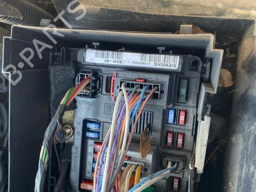Used Fuse box Fuse box 36943341 36943341