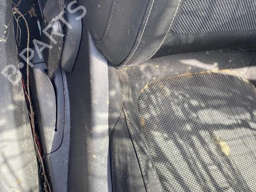 Used Right front seat Right front seat RENAULT MEGANE IV Hatchback (B9A/M/N_) 1.5 dCi 110 (B9A3) (110 hp) 26685902 26685902