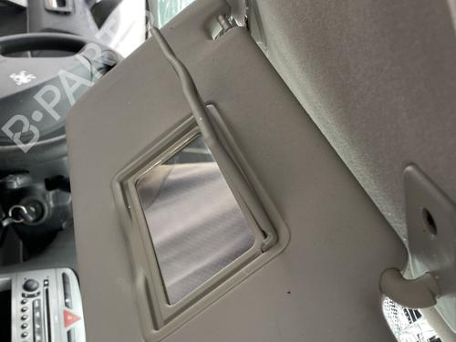 Used Right sun visor Right sun visor 32208046 32208046