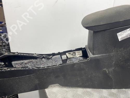 Armrest / Center console TOYOTA AURIS Estate (_E18_) 1.6 D4-D (WWE185_) | BP29341414I20 