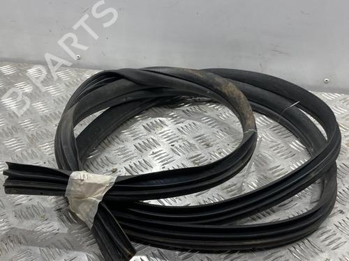 Used Rubber door seal RENAULT KANGOO / GRAND KANGOO II (KW0/1_) 1.5 dCi 85 (KW0K, KW0L, KW0B) (86 hp) 22112665