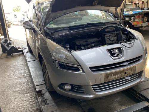 Subframe PEUGEOT 5008 (0U_, 0E_) 1.6 HDi 9833289680