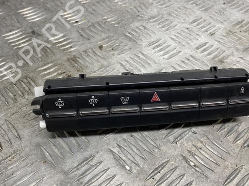 Used Warning switch PEUGEOT 5008 (0U_, 0E_) 2.0 HDi 150 / BlueHDi 150 (150 hp) 26738527