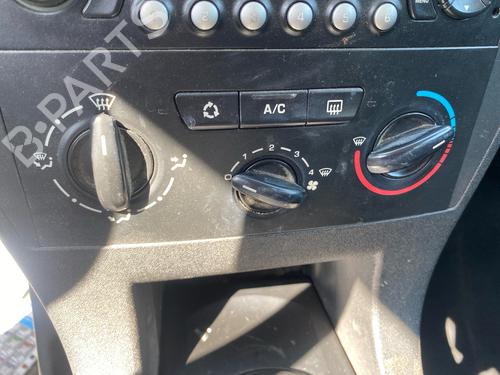AC Styreenhet / Manøvreringsenhet AC Styreenhet / Manøvreringsenhet CITROËN C4 I (LC_) 1.6 HDi (90 hp) 37588522 37588522