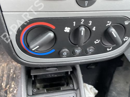 Used Climate control Climate control OPEL COMBO Box Body/MPV 1.3 CDTI 16V (75 hp) 30613549 30613549