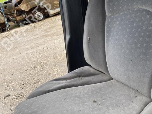 Used Right front seat Right front seat PEUGEOT 807 (EB_) 2.2 HDi (163 hp) 32207924 32207924