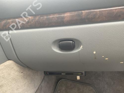 Used Glove box RENAULT SAFRANE II (B54_) 2.9 24V (B54N) (190 hp) 32299973
