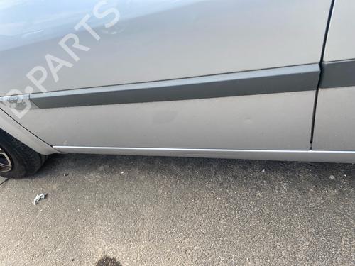door-moulding-trim-renault-megane-ii-saloon-lm01_-2003-36371961 main image