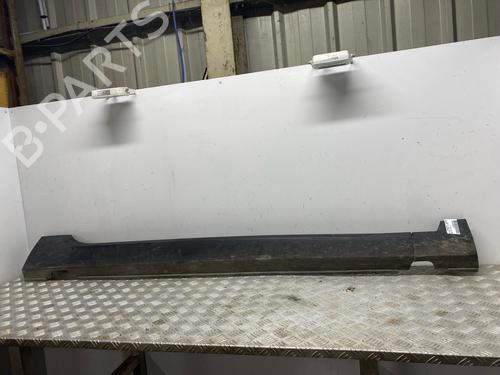 Used Right sideskirt Right sideskirt 38269471 38269471