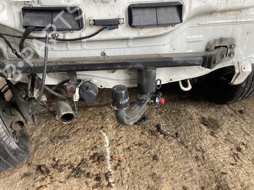 Used Tow ball/Mechanism NISSAN JUKE (F15) 1.6 (117 hp) 32313711