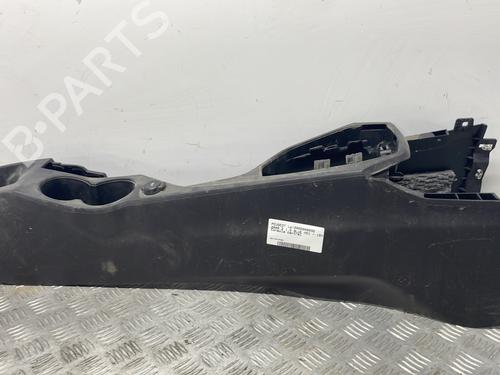 Used Middle console Middle console PEUGEOT 2008 II (UD_, US_, UY_, UJ_, UR_, UC_) 1.5 BlueHDI 110 (UDYHSK) (110 hp) 26564544 26564544