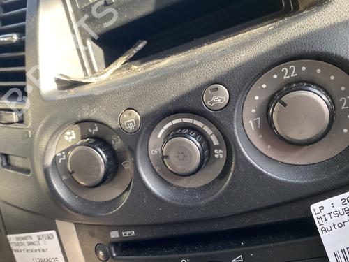 Used Climate control Climate control MITSUBISHI GRANDIS (NA_W) 2.0 DI-D (NA8W) (136 hp) 30646627 30646627