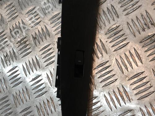 Used Right front window switch Right front window switch MAZDA 3 Saloon (BK) [1999-2009] 22110679 22110679