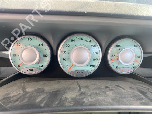 Used Instrument cluster Instrument cluster 39215408 39215408