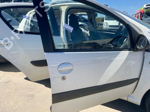 right-front-door-toyota-aygo-_b1_-2005-2006-2007-2008-2009-2010-2011-2012-2013-2014-37078675 main image