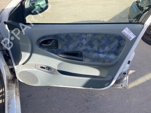 Forreste højre beklædning RENAULT MEGANE I (BA0/1_) 2.0 i (BA0G) (114 hp) 32734261