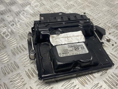 Used Engine control unit (ECU) Engine control unit (ECU) RENAULT MEGANE IV Hatchback (B9A/M/N_) 1.2 TCe 130 (B9MR) (130 hp) 31647316 31647316