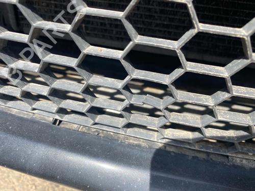 Used Grille Grille 37156860 37156860