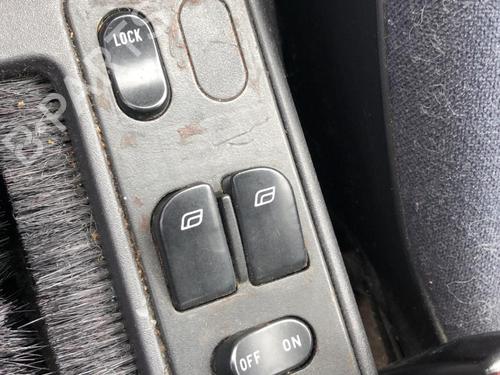 Used Switch Switch SAAB 900 II 2.0 i (131 hp) 22113030 22113030