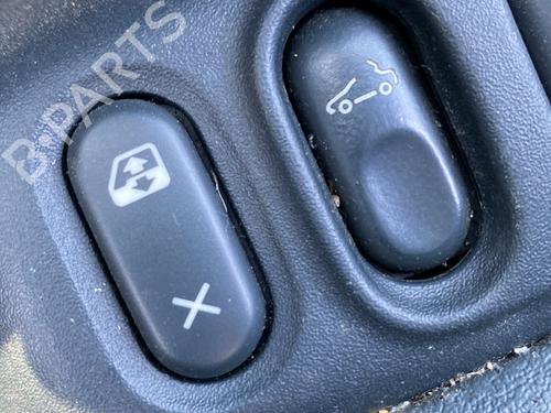 Used Switch Switch RENAULT MEGANE I Cabriolet (EA0/1_) 1.6 e (EA0F) (90 hp) 26743909 26743909