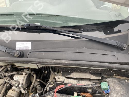 Used Front wiper motor Front wiper motor RENAULT KANGOO Express (FW0/1_) 1.5 dCi 90 (FW0G, FW05, FW08, FW11) (90 hp) 32439608 32439608