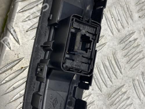 Right front window switch RENAULT MEGANE IV Hatchback (B9A/M/N_) 1.5 dCi 110 (B9A3) | BP29255577I26 