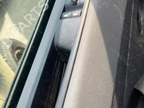 Left front window switch CITROËN JUMPY III Van (V_) 1.5 BlueHDi 120 | BP26400768I27 - Image 2