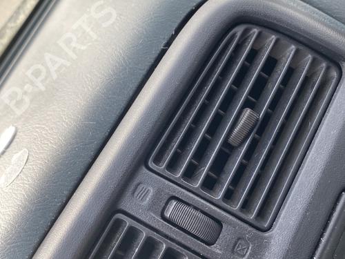 Used Air vent Air vent NISSAN ALMERA I Hatchback (N15) 1.4 (87 hp) 32764389 32764389