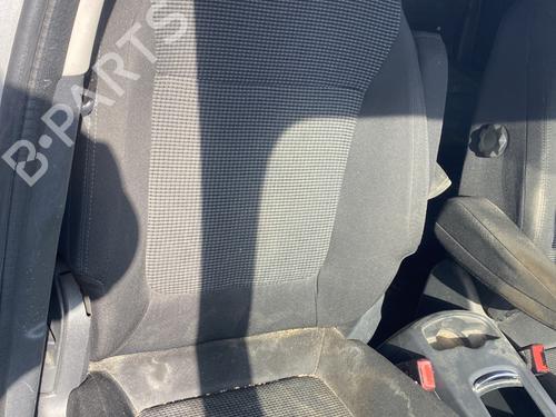Right front seat PEUGEOT 5008 (0U_, 0E_) 2.0 HDi 150 / BlueHDi 150 | BP25894969C16 