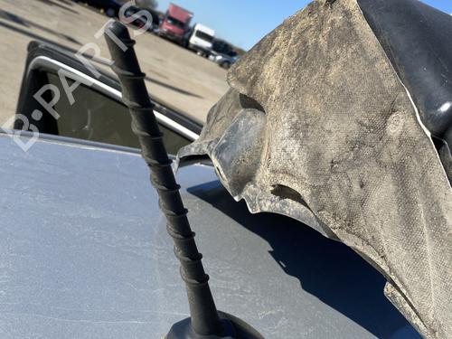 Used Antenna/Base TOYOTA YARIS (_P13_) 1.5 Hybrid (NHP130_, NHP130) (101 hp) 24408736