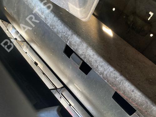 Used Front bumper reinforcement Front bumper reinforcement 37588540 37588540