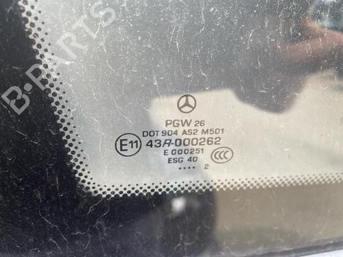 front-right-quarter-glass-mercedes-benz-vito-mixto-van-w639-2003-39042391 main image