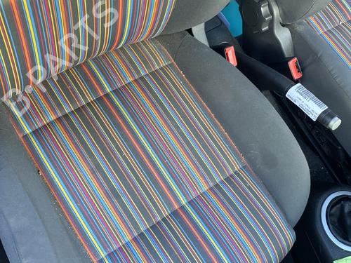 Stol høyre foran VW FOX Hatchback (5Z1, 5Z3, 5Z4) 1.4 TDI (70 hp) 31647312