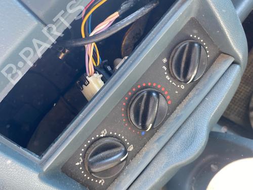 Climate control RENAULT KANGOO Express (FC0/1_) D 65 1.9 (FC0E, FC02, FC0J, FC0N) | BP36966392I5 - Image 2