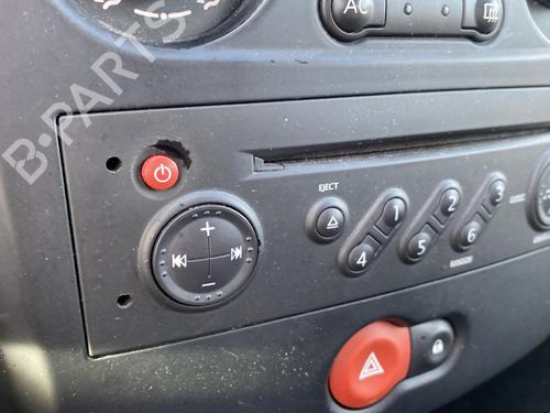 radio-renault-clio-iii-br01-cr01-2005-2006-2007-2008-2009-2010-2011-2012-2013-2014-31836762 main image