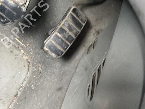 Pédale RENAULT SCÉNIC I MPV (JA0/1_, FA0_) 1.9 dCi (JA05, JA1F) (102 hp) 31863364