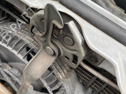 Used Hood lock Hood lock SUZUKI JIMNY Closed Off-Road Vehicle (SN) 1.3 16V 4WD (SN413, JB33) (80 hp) 39982596 39982596