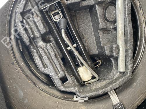 Used Jack Kit VW FOX Hatchback (5Z1, 5Z3, 5Z4) 1.4 TDI (70 hp) 31791812