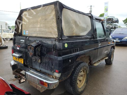Left front indicator TOYOTA LAND CRUISER (_J7_, _JL7_) 2.4 TD (LJ70_, LJ73_, LJ70RV) | BP36337430C32 - Image 8