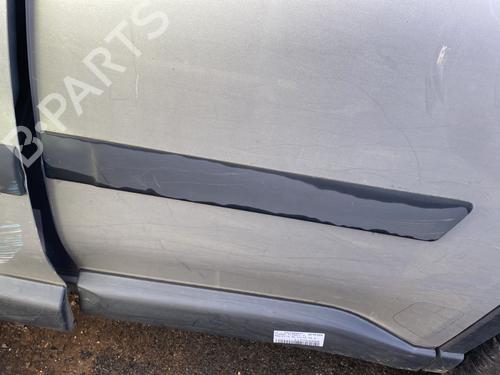 Used Door moulding trim Door moulding trim NISSAN X-TRAIL II (T31) 2.0 dCi 4x4 (150 hp) 33553237 33553237