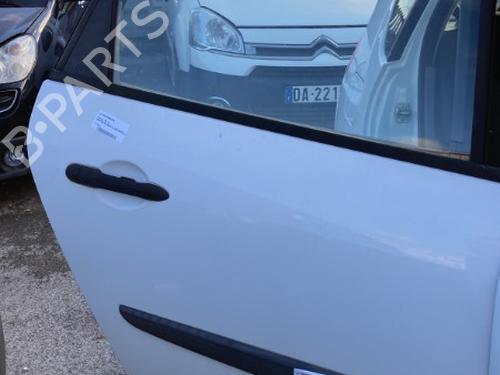Used Right rear door RENAULT SCÉNIC II (JM0/1_) 1.4 (JM0B, JM0H, JM1A) (98 hp) 22126504